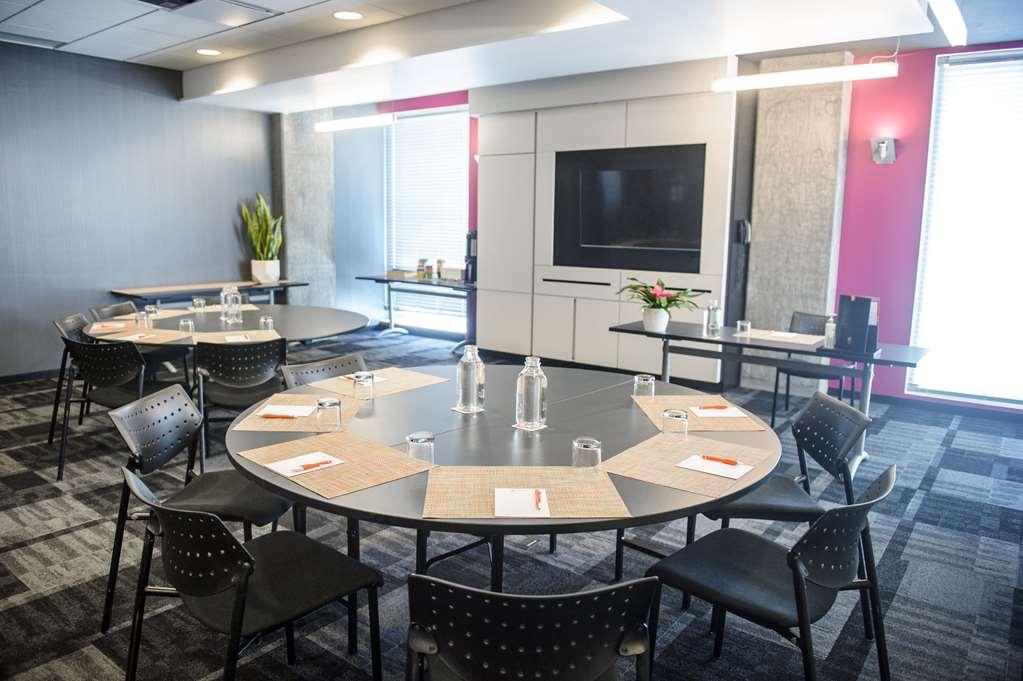 Hôtel Alt Quartier DIX30 Brossard Einrichtungen foto